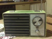 radio d'epoca a valvole anni 70/80 perfetta funzionante.